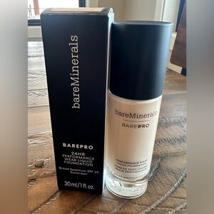 Brand new Bare Minerals Bare Pro color 02 Ivory